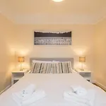 4 Bed Central Home - Perfect Location With Parking