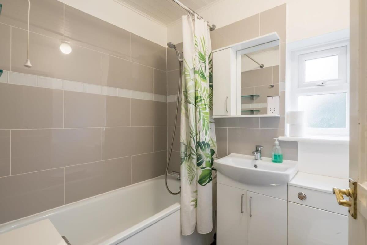 4 Bed - Perfect Location With Parking Rumah liburan Cambridge (Cambridgeshire)