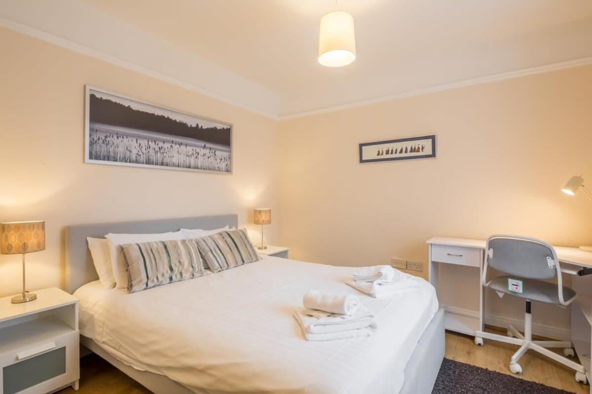 4 Bed - Perfect Location With Parking Cambridge (Cambridgeshire)